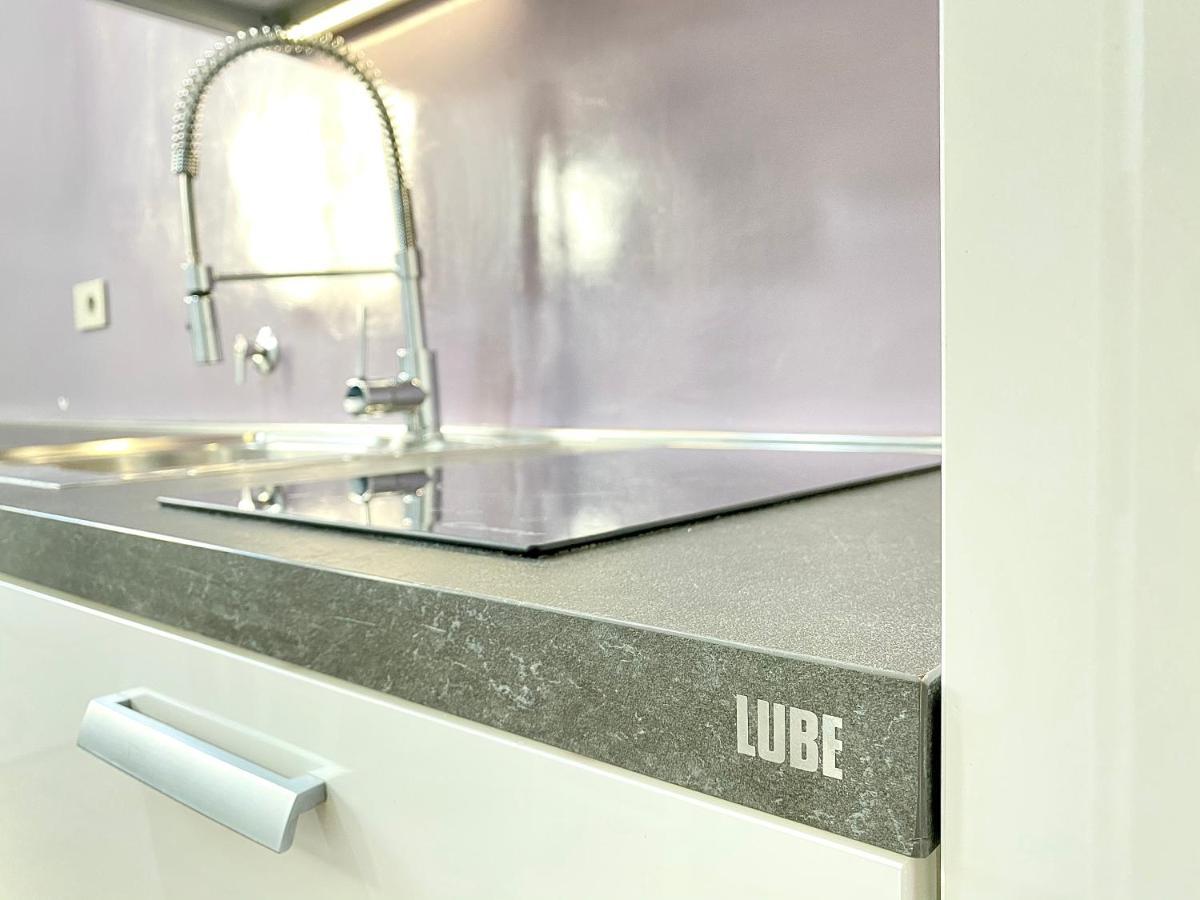 Fontana Di Trevi Private Luxury Apartaments Рим Экстерьер фото